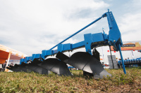 Плуг шестикорпусный лемешный навесной регулируемый Finist ПЛНР-6×40