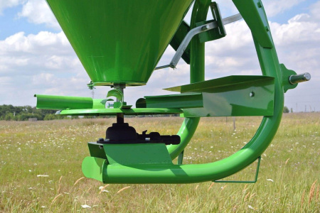 Разбрасыватель удобрений МВУ-500