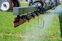 Самоходный опрыскиватель UTA-3000.G