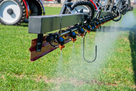 Самоходный опрыскиватель UTA-3000.G