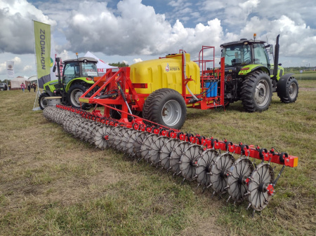 Агрегат почвенного внесения жидких удобрений АПВУ-9