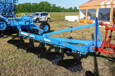 Плуг лемешный пятикорпусной навесной Finist ПЛН-5-35