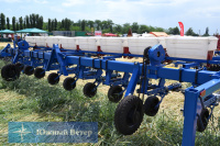 Культиватор КРН с подкормочным приспособлением