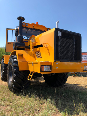 Трактор Кировец К-700 Трактор Кировец К-700