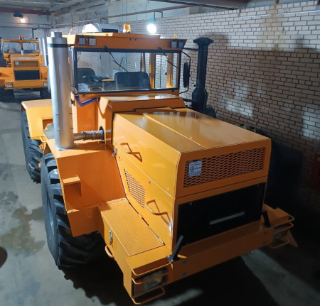 Трактор Кировец К-700 Трактор Кировец К-700