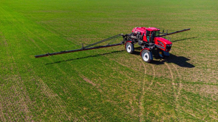 Самоходный опрыскиватель UTA-3000.G