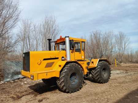 Трактор Кировец К-700 Трактор Кировец К-700